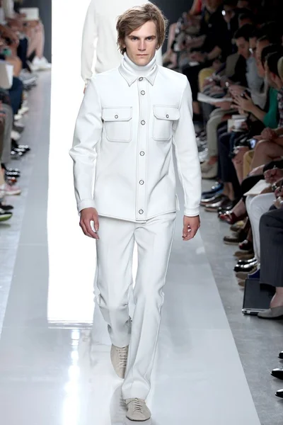 Look 45